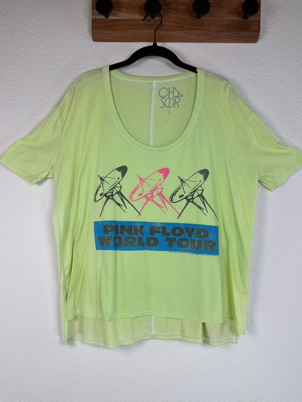 Chaser Pink Floyd World Tour 1976 Neon Crop Graphic Tee Indie Sleaze‎ Small